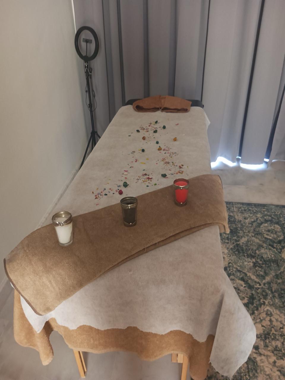 Détente et satisfaction après votre soin à domicile à Marrakech